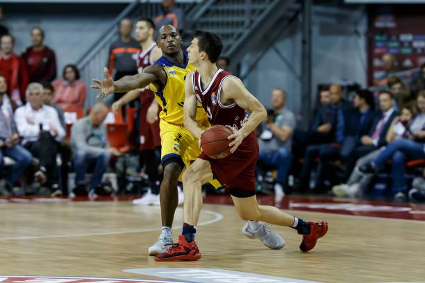 国家队首秀达成!惠森:我感觉自己表现不差 荷兰球迷嘘声与我无关