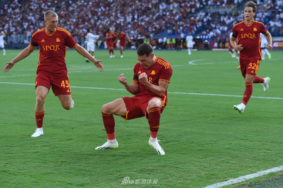 [逐冰追雪]中国男子冰球职业联赛破冰向前.