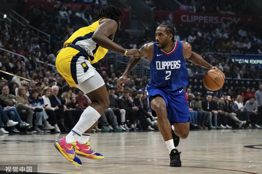 并检查鞋钉 并检查鞋钉