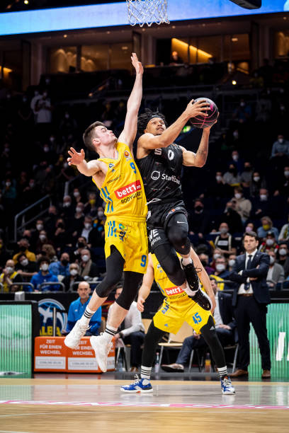 记者：莱奥寻求在下轮对阵博洛尼亚比赛复出，目前他还在单独训练