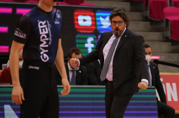 足球战术的新趋势：全能化